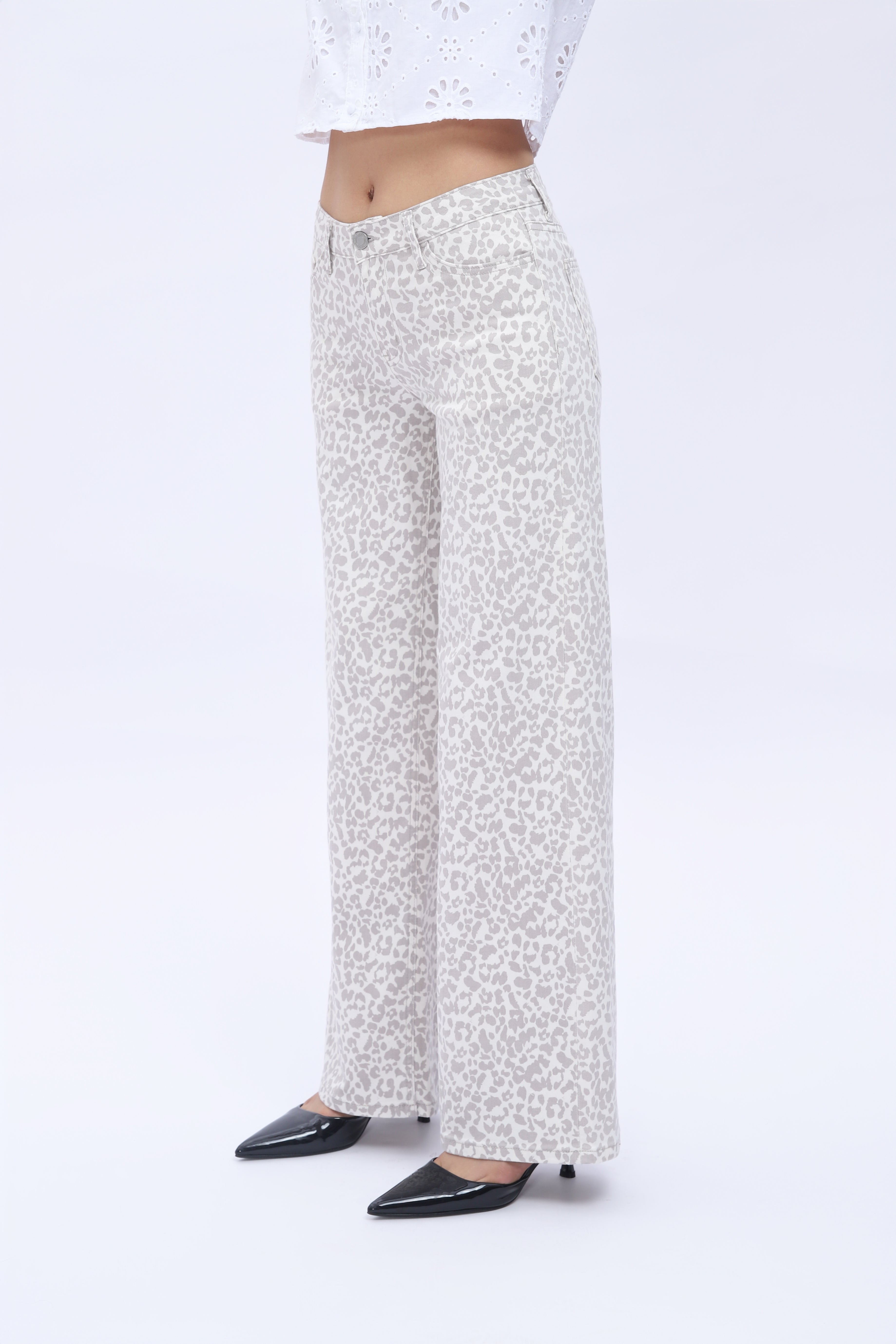 Mid-Low Rise Baggy Jeans